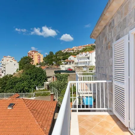 Gaga Semesterbostad *